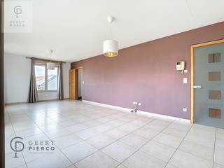 Dit ruime appartement is gelegen het Bronplein te Landen. Hier kan je alles op wandelafstand vinden: winkels, supermarkten, horeca en het...