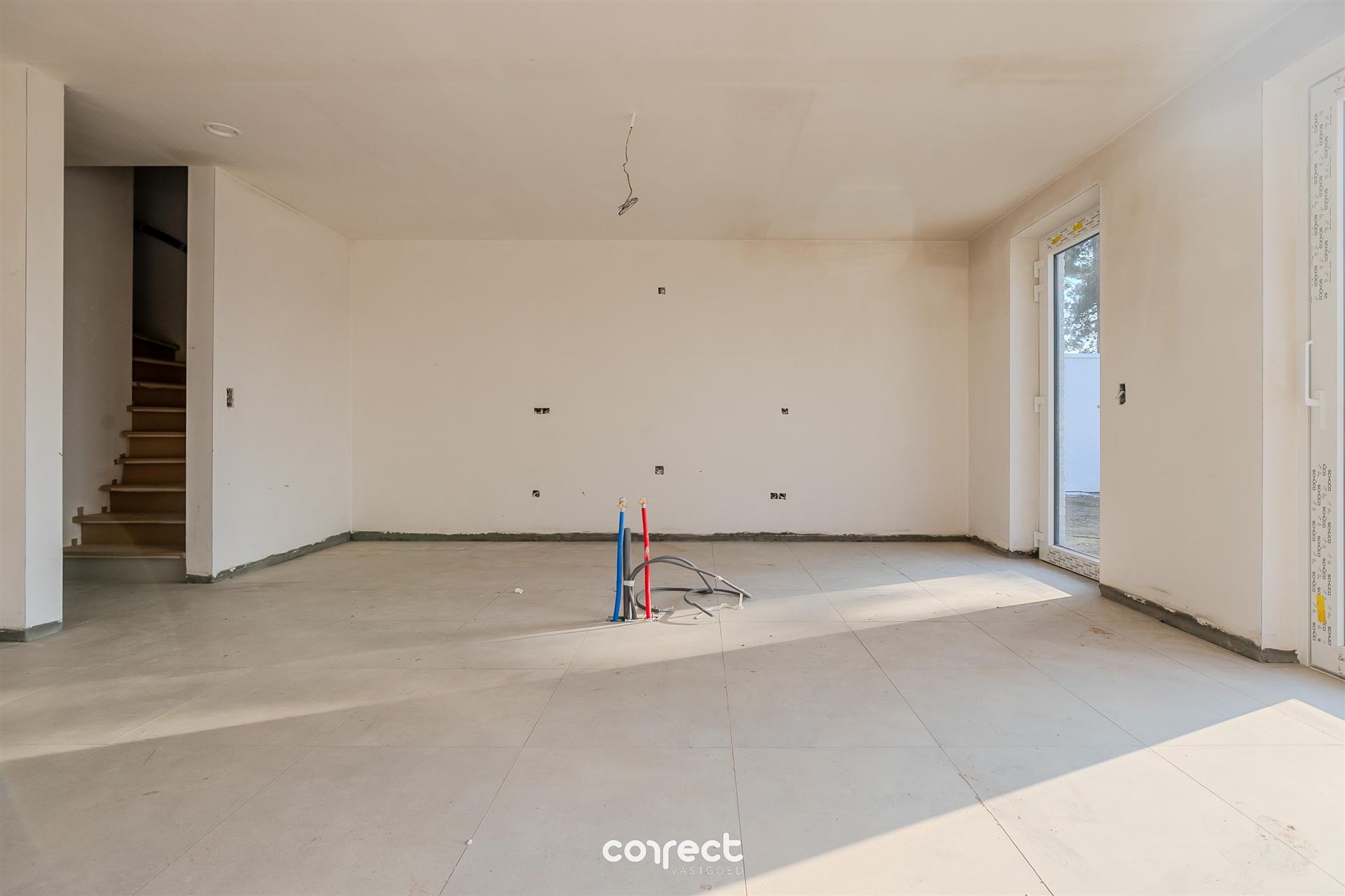 Moderne halfopen nieuwbouwwoning met een grote bew. opp. van 200 m². - foto 3