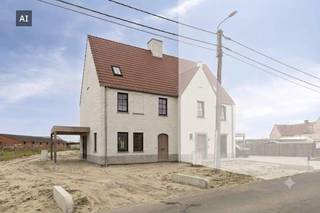 Deze ruime energiezuinige nieuwbouwwoning (bewoonbare oppervlakte +/- 197 m²) beschikt over 3 volwaardige slaapkamers en een badkamer. Er is de mogelijkheid voor een vierde, vijfde en badkamer op zolder. Buiten is er een carport voorzien en zuidwest gerichte tuin.<br /><br />Deze woning wordt volledig afgewerkt.<br /> <br />INDELING<br /><br />Gelijkvloers:<br />Inkomhal - apart toilet - leefruimte - open keuken - wasplaats/berging- tuin - carport <br /><br />Eerste verdiep:<br />Nachthal - apart toilet - slaapkamer 1 - slaapkamer 2 - slaapkamer 3 - badkamer met bad en douche<br /><br />Tweede verdiep:<br />Zolder met vaste trap met mogelijkheid om een 4de slaapkamer + 5de slaapkamer + badkamer + bergruimte te creëren<br /><br />Derde verdiep:<br />Extra zolder met valtrap<br /><br />TROEVEN<br /><br />+ BEN-woning - 10 zonnepanelen<br />+ Regenwaterput 10.000l<br />+ Ventilatiesysteem D<br />+ 4 verdiepingen<br />+ Mogelijkheid voor 4de & 5de kamer & badkamer in zolder<br />+ Woning wordt nog volledig afgewerkt<br />+ Volledige vrijstelling onroerende voorheffing eerste 5 jaar<br /><br />Verkoop onder 21% BTW! <br /><br />Contacteer ons voor een afspraak 065 605 605 of via rob.vandaele@dewaele.com<br /><br />Deze AI-visualisaties zijn bedoeld als inspiratie. Er werd geen rekening gehouden met technische specificaties, stedenbouwkundige voorschriften of de concrete mogelijkheden tot realisatie.