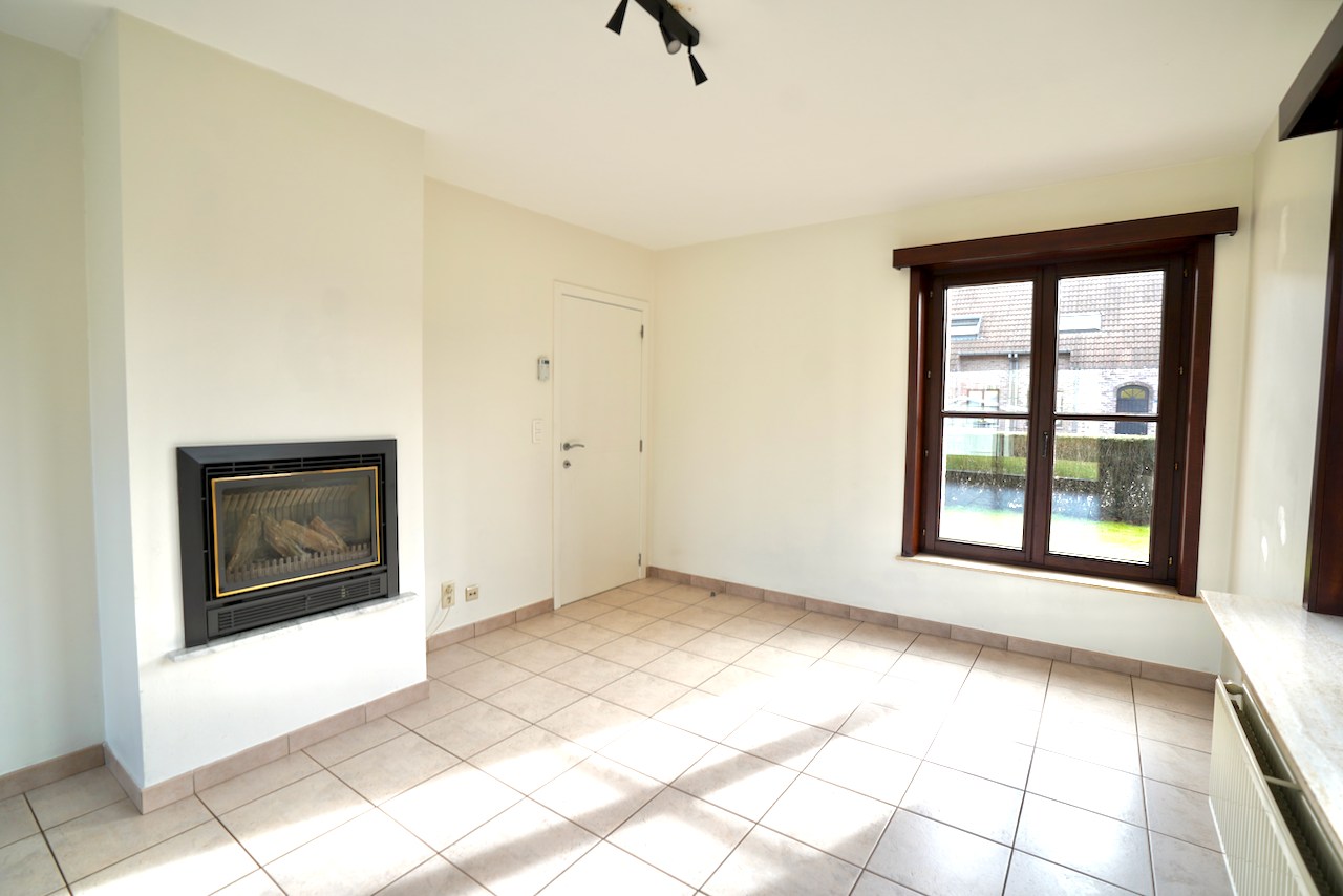 Instapklaar woonhuis in woonwijk te Eeklo! - foto 5