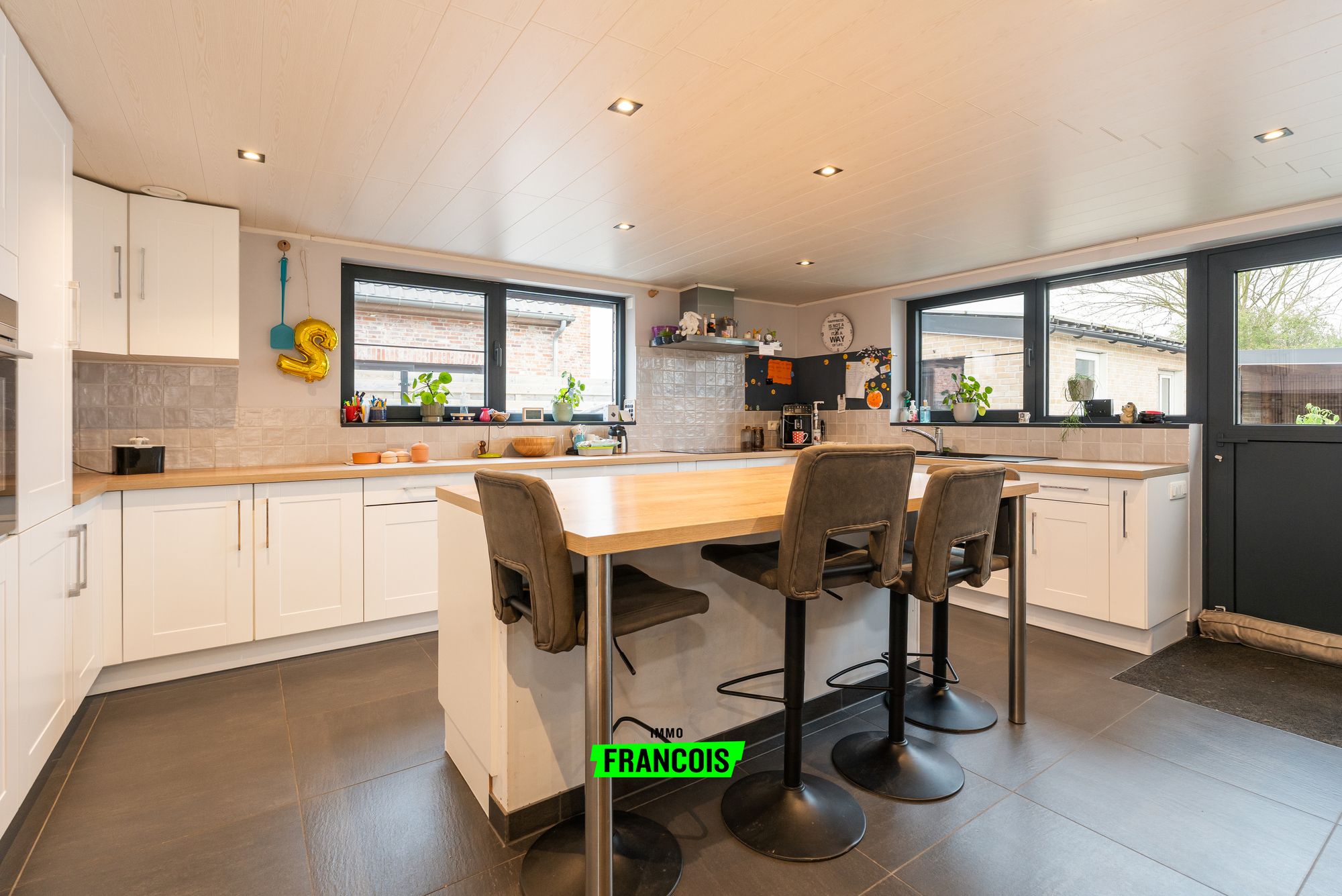 Instapklare en energiezuinige woning met drie slaapkamers te koop in Knesselare - foto 2