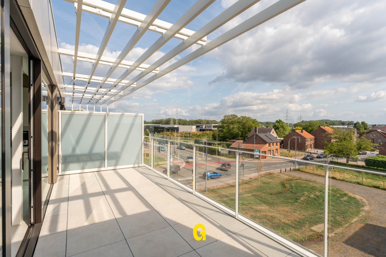 Knap nieuwbouwappartement op de hoogste verdieping in residentie Bella Vista, met twee terrassen en prachtige zichten, inclusief 2 standplaatsen, vlak bij het c - foto 4