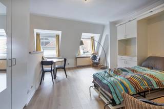 Studio-appartement op toplocatie in het centrum van Antwerpen. Een ideale starters woonplek of investering.Indeling:Goed onderhouden studio op de 3e...