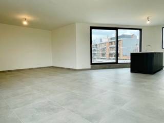 Deze Penthouse is gelegen in hartje Aalst en bevindt zich op wandelafstand van station, openbaar vervoer, scholen en Grote Markt. Deze penthouse...