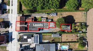 [[ DIT PAND NEEMT DEEL AAN DE ERA OPEN HUIZEN DAG OP 19/9 VAN 14:30 TOT 15:30 ]]<br /><br />Bent u op zoek naar een ruime woning in Waregem met tal van mogelijkheden? Deze grotendeels gerenoveerde woning in Waregem biedt vier slaapkamers, een ruime loods, dubbele garage en veel parkeergelegenheid. De woning dient nog verder afgewerkt te worden, maar vormt een ideale opportuniteit voor wie ruimte zoekt voor wonen, een praktijk / bureau of een extra woonentiteit als kangoeroewoning. Het is ook mogelijk om een extra slaapkamer te voorzien op het gelijkvloers, zodat er 5 slaapkamers kunnen gevormd worden.<br /><br />Indeling
<ul><li>Gelijkvloers: Ruime inkomhal,  lichtrijke leef- en eetruimte, nieuwe en ruime keuken, aparte wasplaats, badkamer met bad en toilet, extra ruimte die kan dienen als slaapkamer, bureau of praktijkruimte, toegang tot de ruime loods en dubbele garage, apart bijgebouw met eigen huisnummer, geschikt voor renovatie tot een extra woonentiteit of als berging</li><li>1ste verdiep: Vier ruime slaapkamers en badkamer (douche, lavabo, toilet) </li><li>2de verdiep: Zolder</li></ul>
Troeven

<ul><li>
	<p>Gunstig EPC</p>
	</li><li>
	<p>Ruime loods met tal van mogelijkheden</p>
	</li><li>
	<p>Uitgebreide parkeergelegenheid</p>
	</li><li>
	<p>Mogelijkheid tot een vijfde slaapkamer of praktijkruimte op het gelijkvloers</p>
	</li><li>
	<p>Bijgebouw met apart huisnummer, ideaal voor het creëren van een extra woonentiteit</p>
	</li></ul>
<br />Wenst u meer informatie of een bezoek ter plaatse? Contacteer Sofie via 0474 22 21 82.