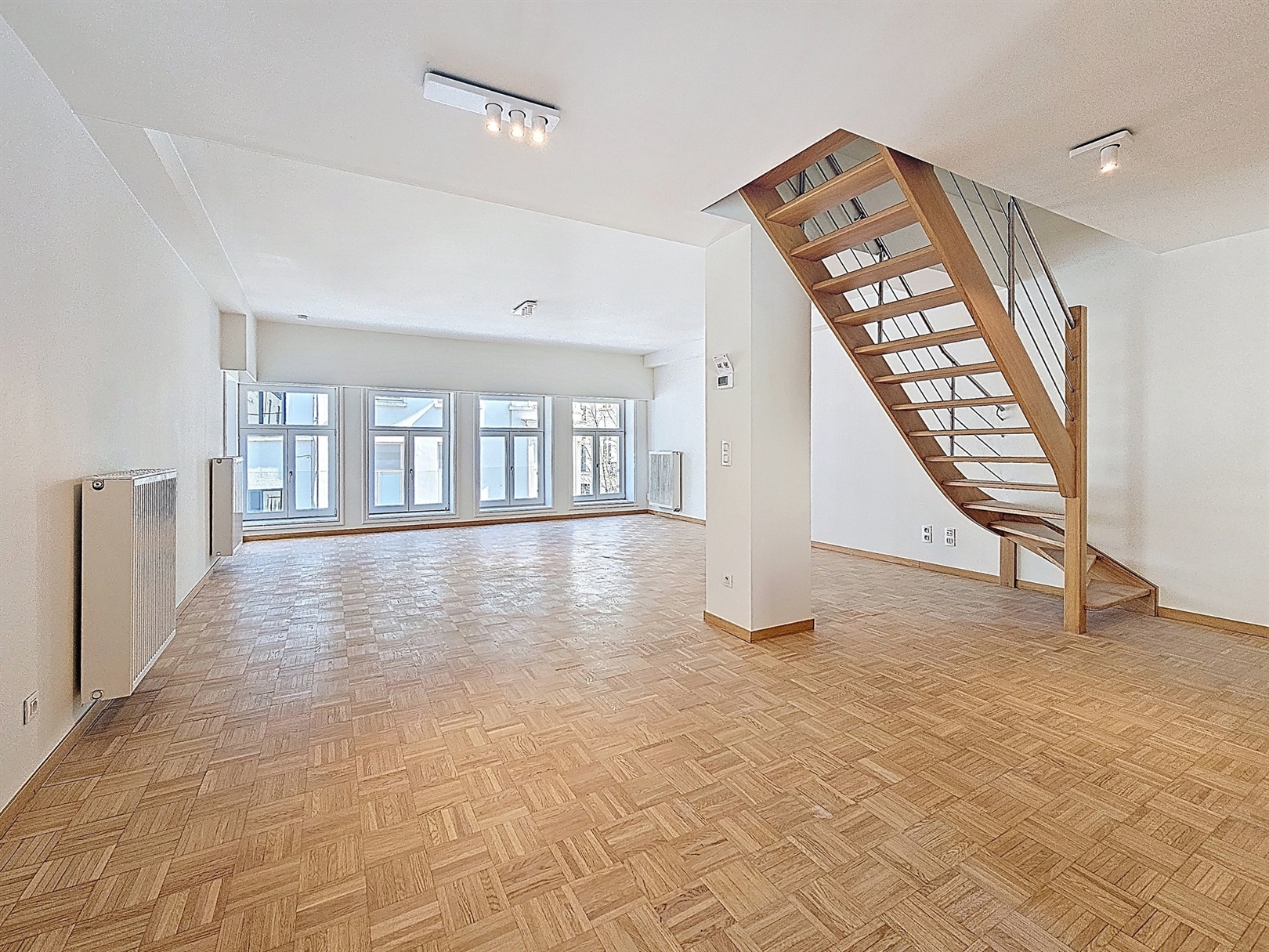 Ruim duplex-appartement op exclusieve locatie in Gent! - foto 2