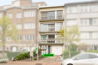 Dankzij de rustige maar centrale ligging van dit opbrengsteigendom geniet u van een ideale combinatie van nabijgelegen winkels,...