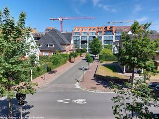 Mooi, zo goed als nieuw, één-slaapkamer <u>serviceflat</u>. <strong>Er wordt u tevens de mogelijkheid geboden om een grote garagebox en een extra kelder bij te kopen.</strong> Deze residentie wordt op niveau van de serviceflats beheert door de firma "Time for Quality". Het mooie zonnige terras van meer dan 10m² is een extra troef. Goede belegging of ideaal appartement voor wie luxe, rust eventueel gecombineerd met zorg weet te appreciëren. De residentie beschikt verder over een eigen restaurant, kapper, wellness en een mooie en grote gemeenschappelijke tuin. Interesse? Bel ons dan zeker op voor een woordje uitleg over de serviceflat.<br /><br /><br /><br /><span><strong>Tekoopstelling onder voorwaarden; Zie www.more.be, "bijlagen" en onder voorbehoud van beschikbaarheid.</strong></span><br /> 