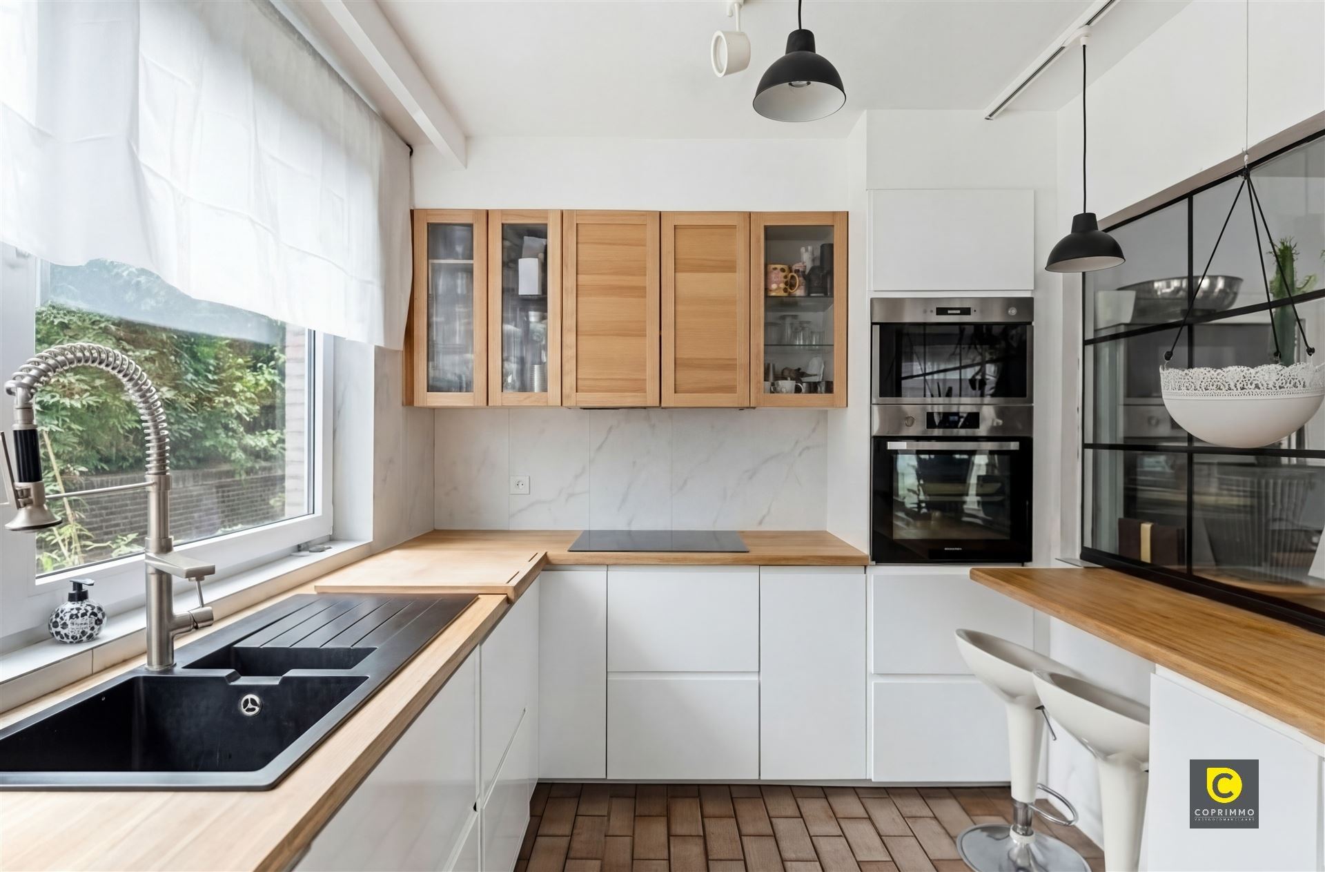 Gelijkvloers app. 190 m² met  4 slk - foto 2