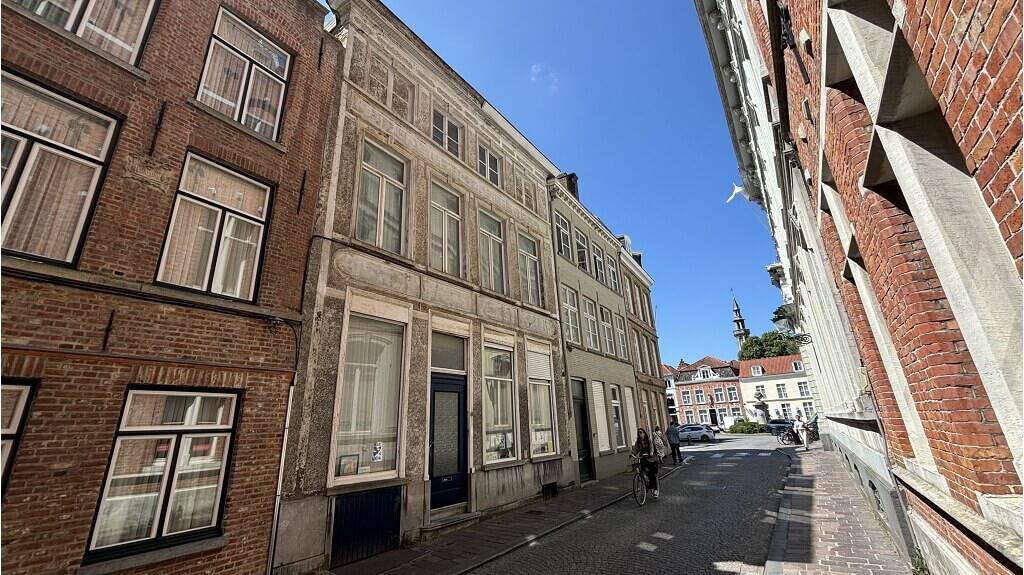 Comfortabele 3-slaapkamerwoning met Terras te koop in Brugge - photo 1