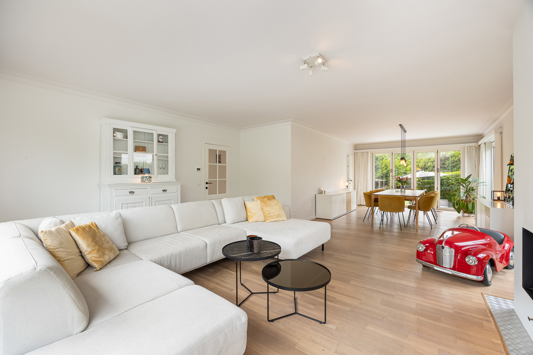 Split-level woning op ca. 1103 m² in een rustige woonwijk - foto 5