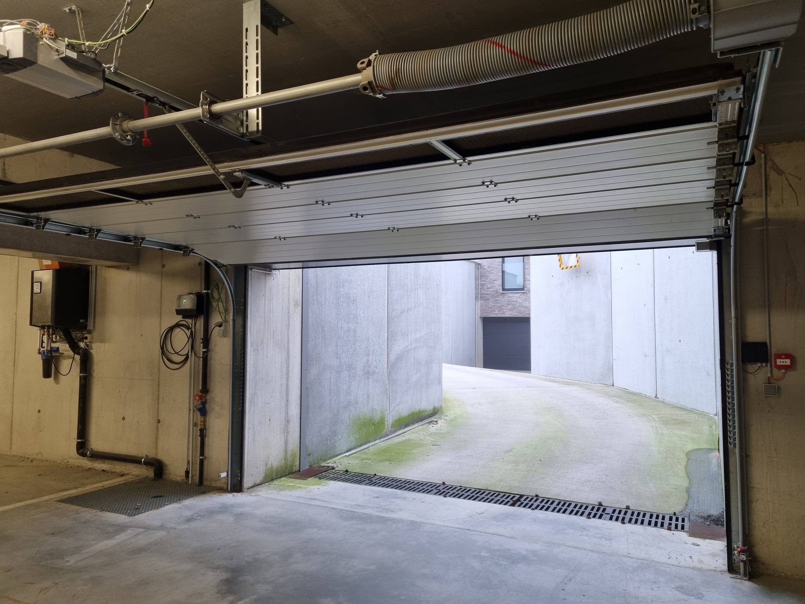 Ondergrondse parkeerplaats in modern appartementsgebouw te Zedelgem - foto 4