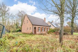 Deze woning werd in 1999 opgetrokken en steeds bewoond door de eerste eigenaar. De ligging nabij het researchpark te Haasrode en de op/afrit van...