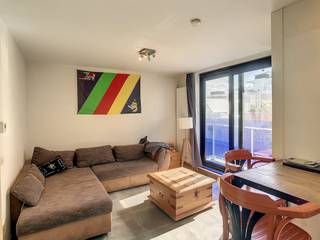 Cet appartement de 2 chambres à louer est situé le long de la Fortuinstraat à Ostende. Il est situé dans une petite résidence avec seulement...