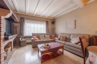 Vandaag nemen we je mee naar de rustige gemeente Bornem. Op wandelafstand van het centrum, vinden we deze ruime halfopen bebouwing terug.Bij het...