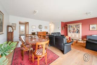 Ruim en verzorgd appartement met 3 slaapkamers, terras, garage en lift, gelegen in een aangename en vlot bereikbare omgeving. Dit...