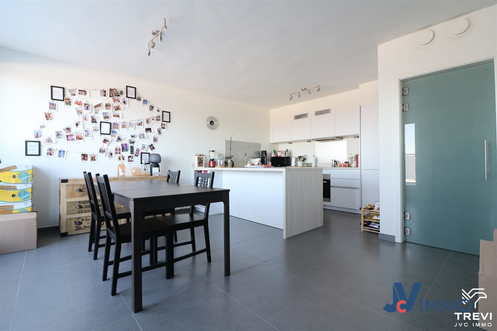 Appartement te huur in Grâce-Berleur met 2 slaapkamers - foto 3