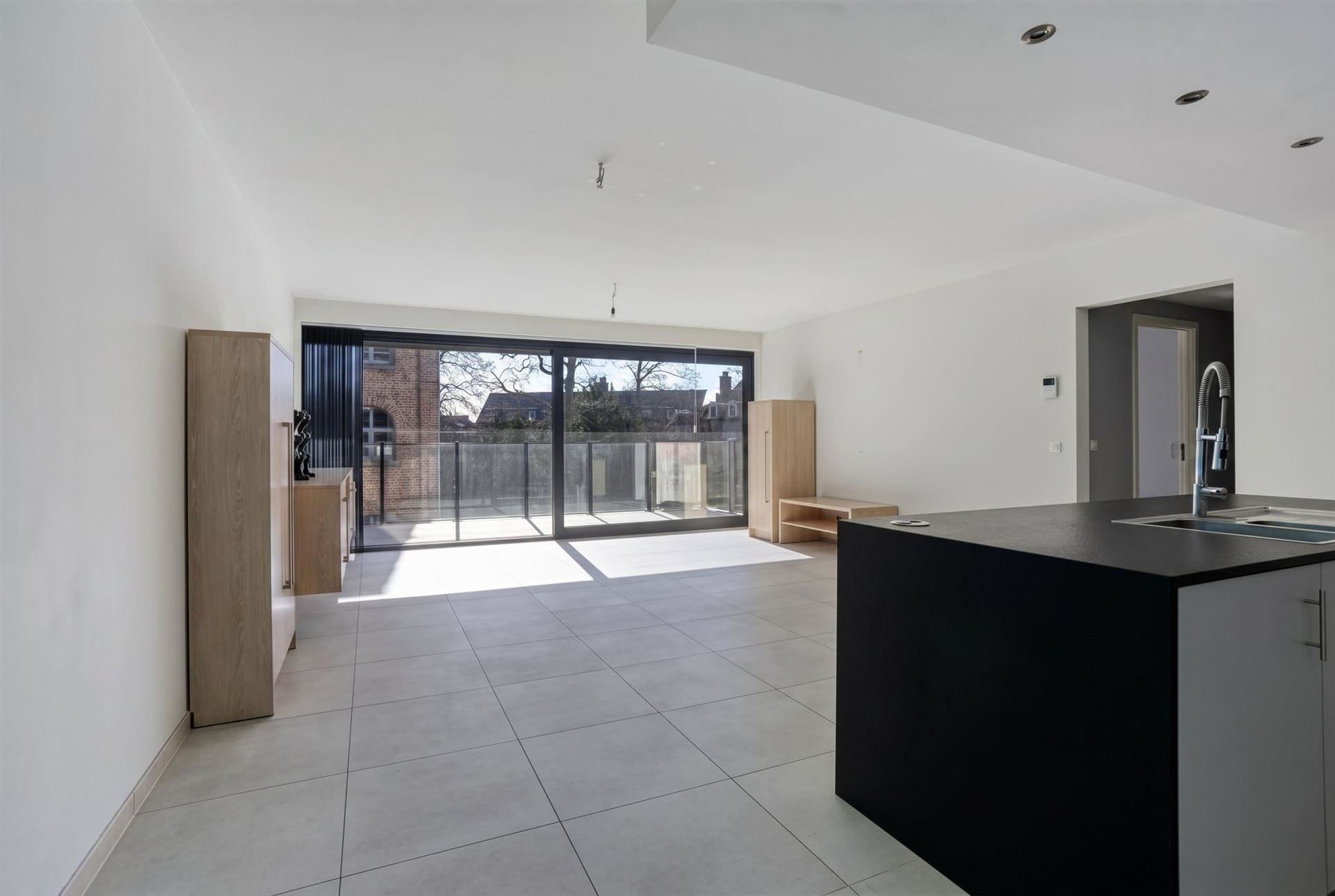 Ruim, recent appartement met 2 slaapkamers, terrassen en autostaanplaats - foto 5