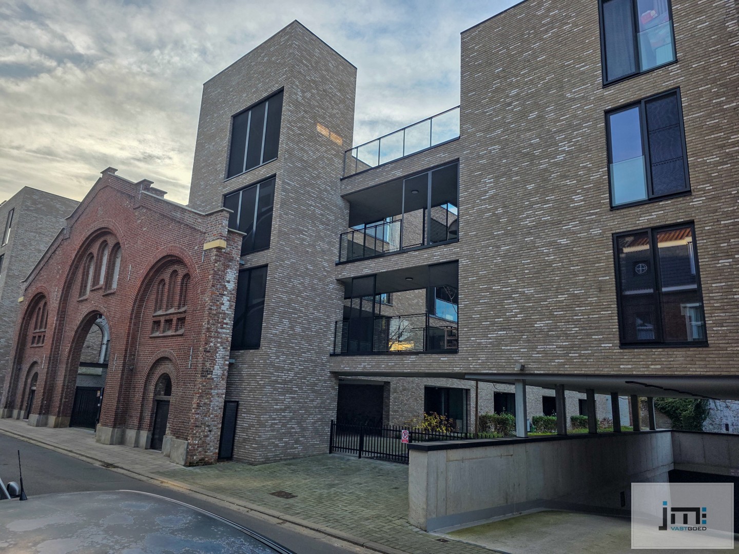 Uniek appartement met kelderberging en autostaanplaats - photo 1