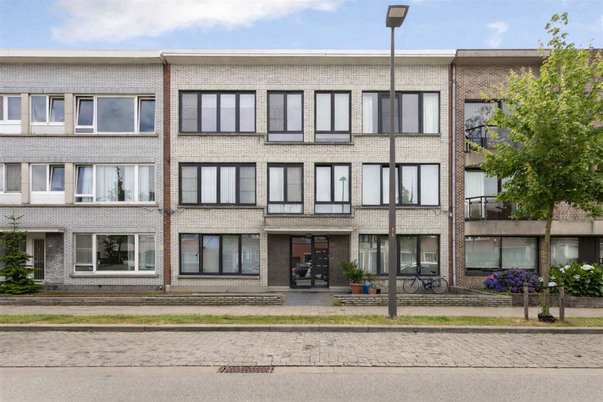 Appartement met terras in kleinschalig gebouw - foto 1
