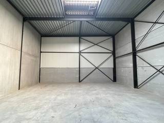 KMO-unit met een oppervlakte van 163 m² en 1 privatieve parkeerplaats te huur. Fantastisch gelegen langs de bedrijvige Brugsesteenweg die na 5,8...