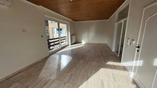 Dit instapklaar appartement is gelegen in het hartje van Lichtervelde, op wandelafstand van het station, de markt, winkels, ...Kleine residentie met...