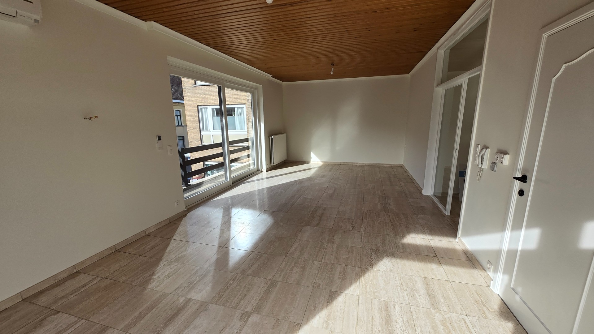 Lichtrijk hoekappartement met 3 slaapkamers - foto 2