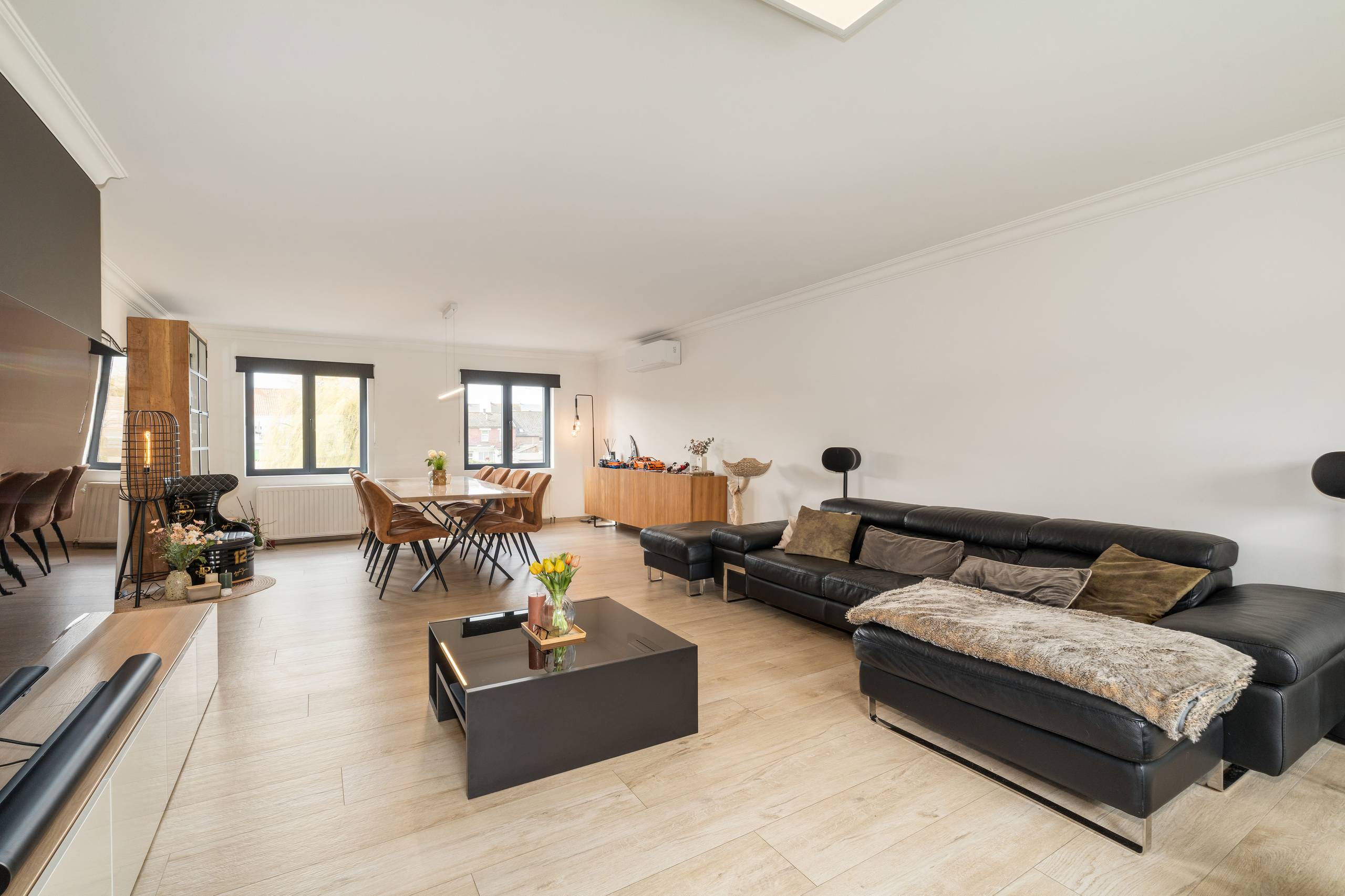 Unieke en zeer ruime woning met atelier en tuin - foto 4