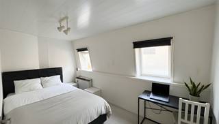 Dit opbrengsteigendom met studentenkamers en handelsruimte is gelegen op een absolute toplocatie aan de Paardenmarkt in Antwerpen en vormt...