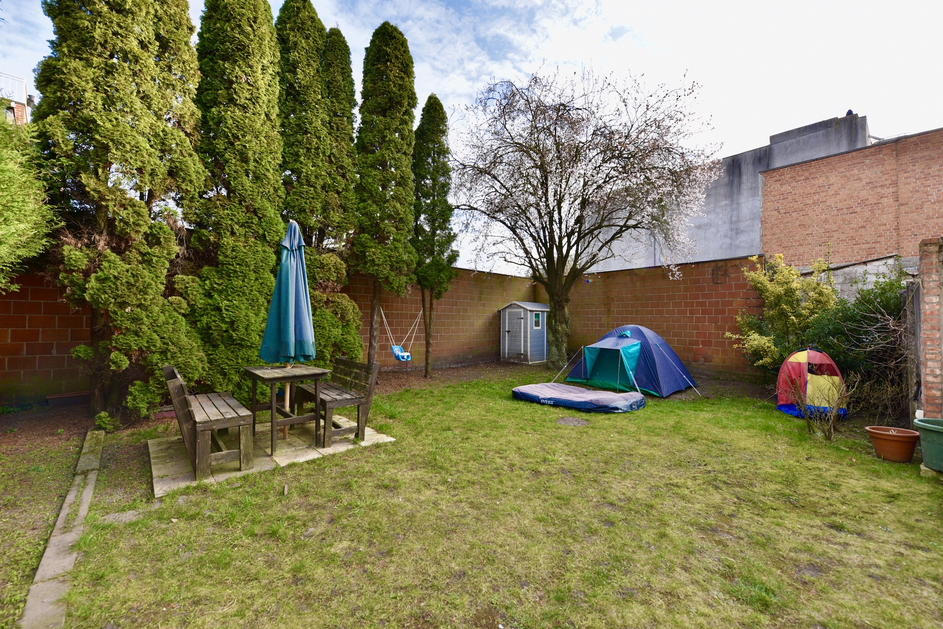 Appartementsgebouw met 2 winkels, 2 app, tuin en garage voor 585000 EUR - foto 2