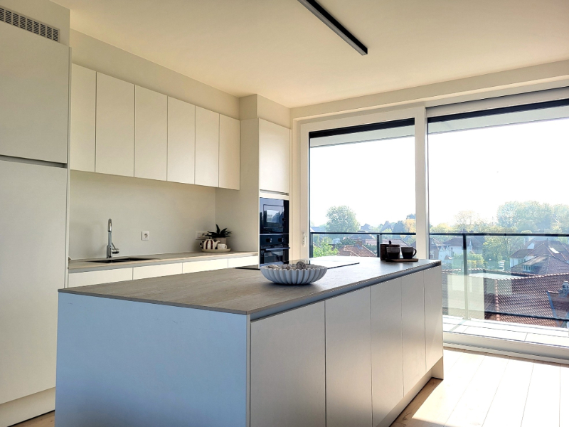 2-bedroom rooftop flat with spacious sun-facing terraces - photo 3