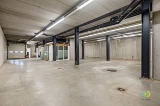 Cet entrepôt bénéficie d'un emplacement stratégique exceptionnel à Vilvorde, avec des liaisons faciles vers Bruxelles, Malines et le centre...