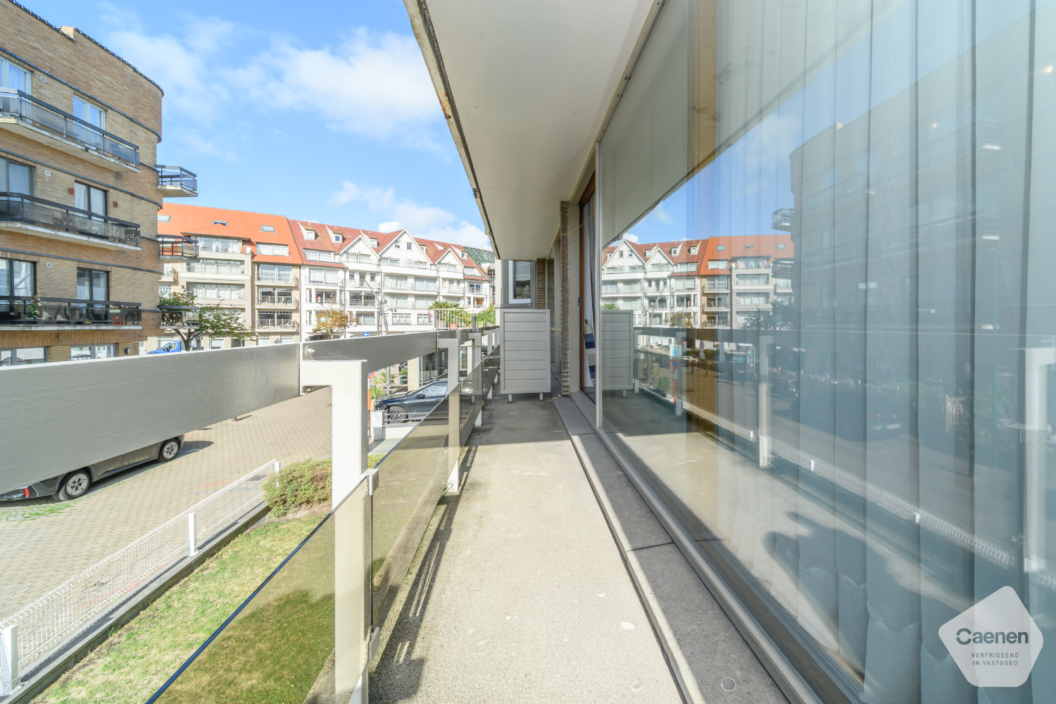 Recent gerenoveerde ruime studio met slaaphoek en terras in hartje De Panne - foto 3