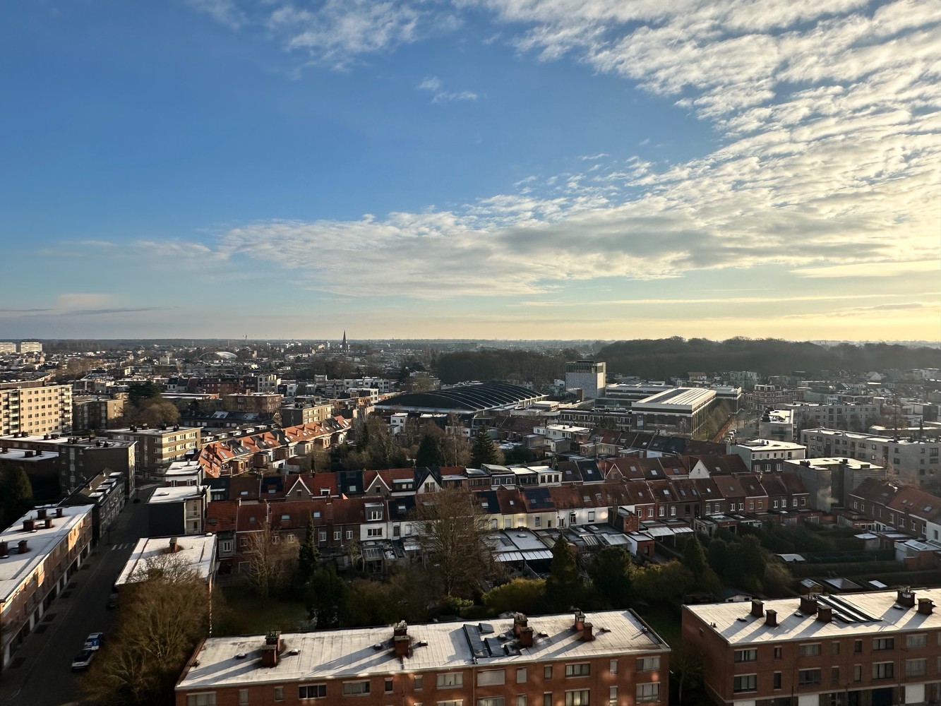 Ruim appartement  met 3 slaapkamers en garage te Berchem! - foto 2