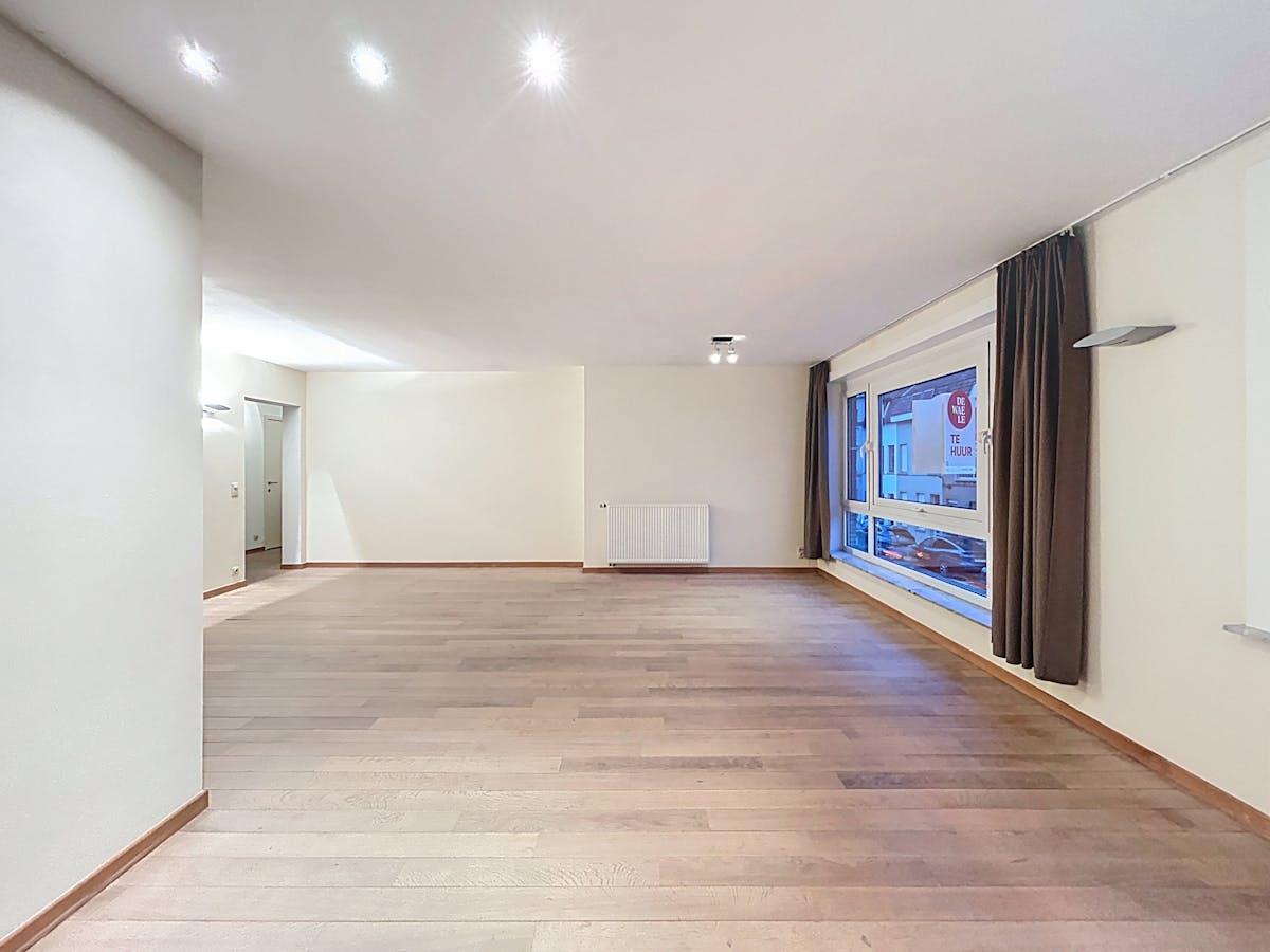 Ruim appartement met 2 kamers te huur in Kortrijk - foto 3