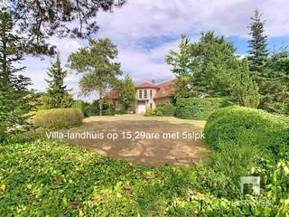Deze prachtige villa gelegen op de rand van het natuurgebied Gerhagen op 2km van het centrum van Tessenderlo is gelegen op een grondoppervlak van...