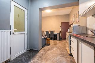 Te koop: charmant gesloten huis in Antwerpen, gelegen aan de Joos van den Steenelei, op korte afstand van scholen, park Rivierenhof, openbaar...