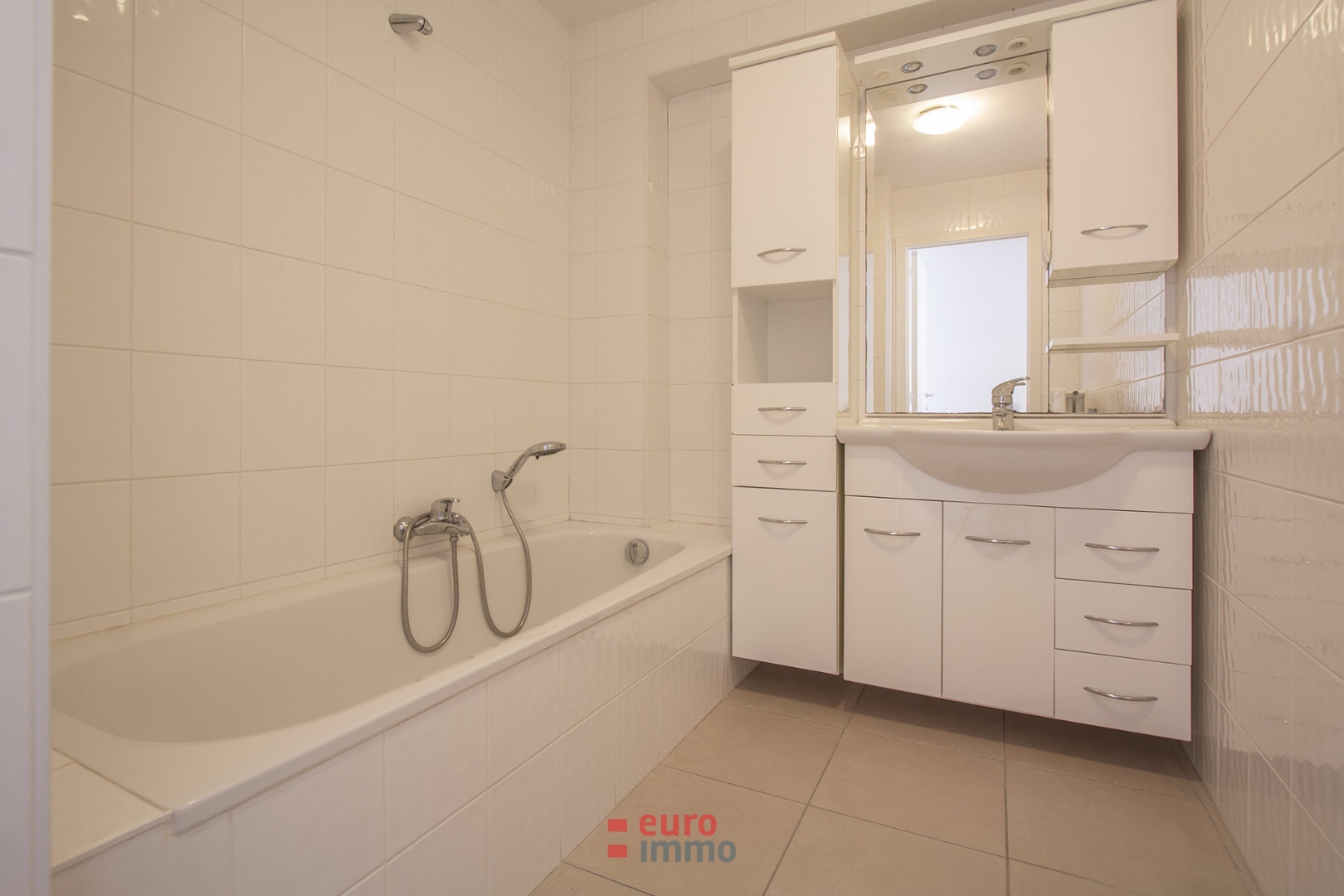 Apartment for rent in Nieuwpoort with 2 bedrooms - photo 5