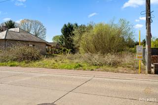 Twee percelen bouwgrond te koop voor het realiseren van een tweewoonst, met een oppervlakte van 4 are 10 ca voor lot 1 en 3 are 65 ca voor lot...