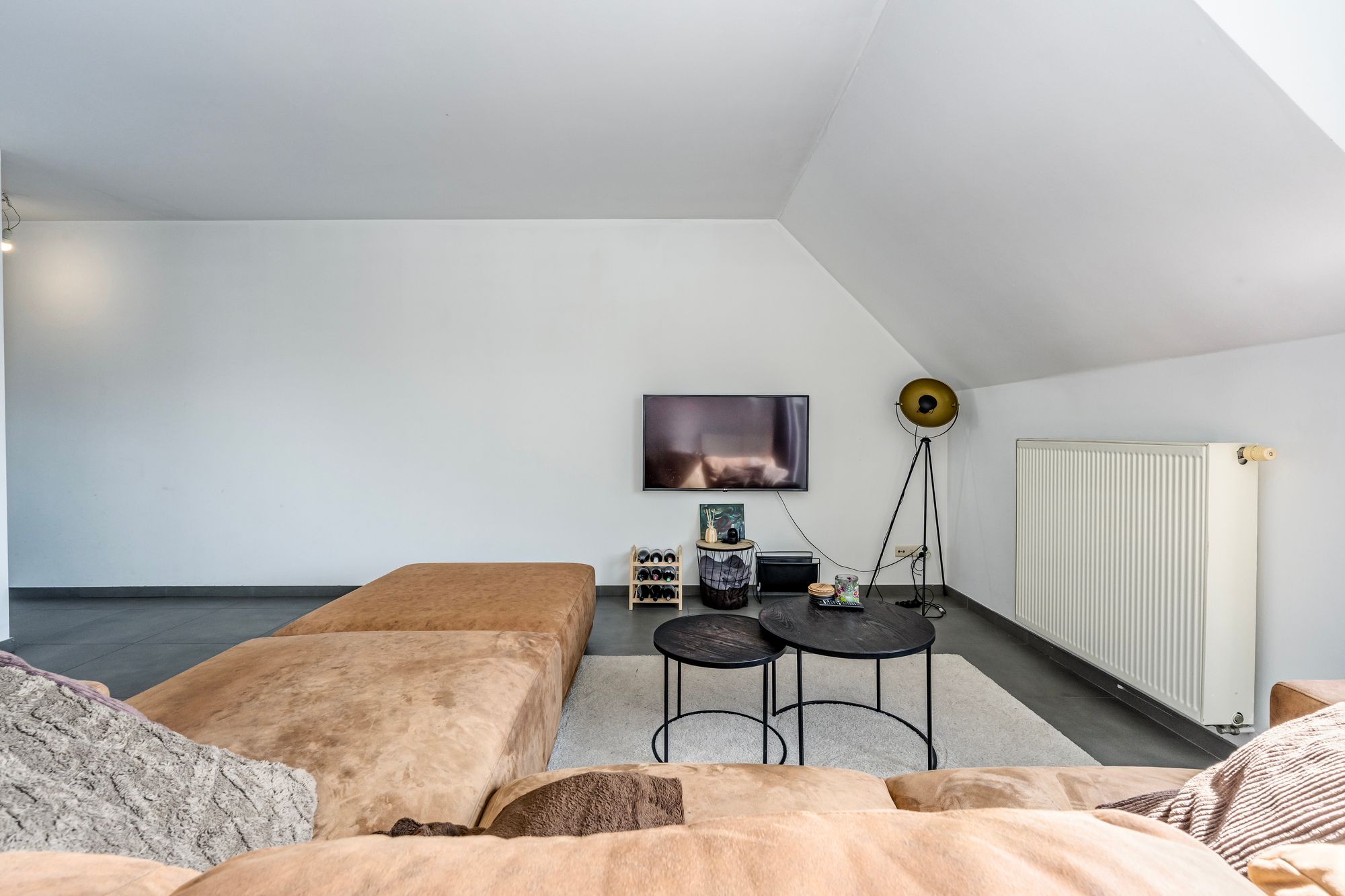 Ruim appartement met 3 slaapkamers, 2 terrassen in centrum Zedelgem - foto 4