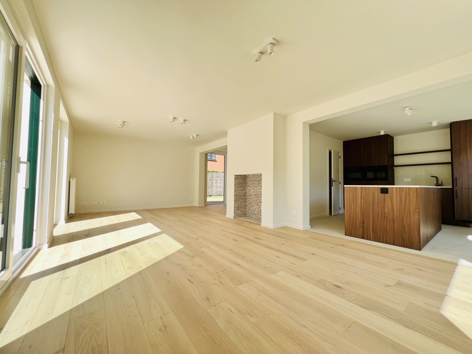 Instapklare, totaal gerenoveerde woning met 5 slaapkamers - foto 5