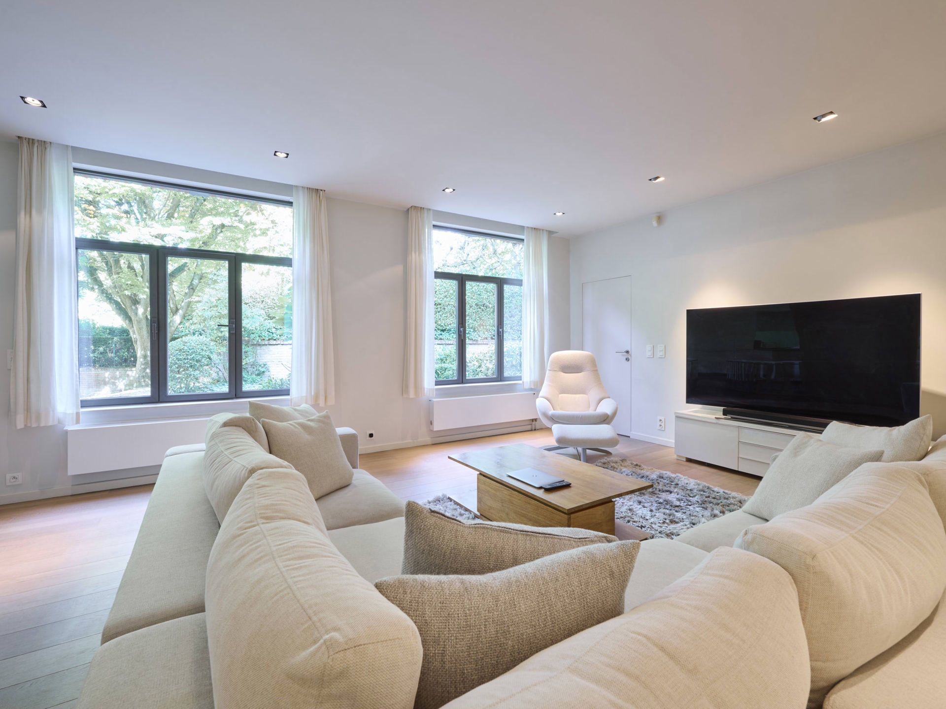 Apartment for sale in Ixelles with 5 bedrooms - photo 4