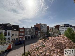 Volledig verbouwd appartement op een boogscheut van Mechelen Centrum Dit gezellige en lichtrijke appartement ligt op een ideale locatie, dichtbij...