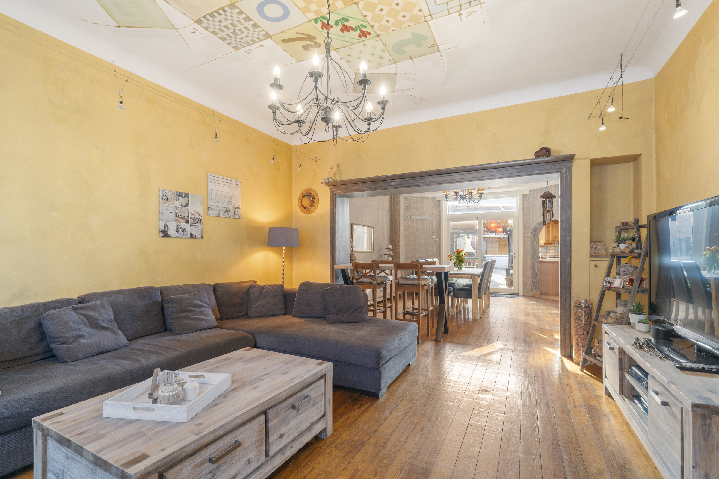 KARAKTERVOLLE HERENWONING MET 4 SLAAPKAMERS EN GARAGE - foto 2