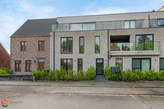 Op een uitstekende locatie in het centrum van Beerzel bevindt zich gelijkvloers nieuwbouwappartement. U bevindt zich hier op een centrale...