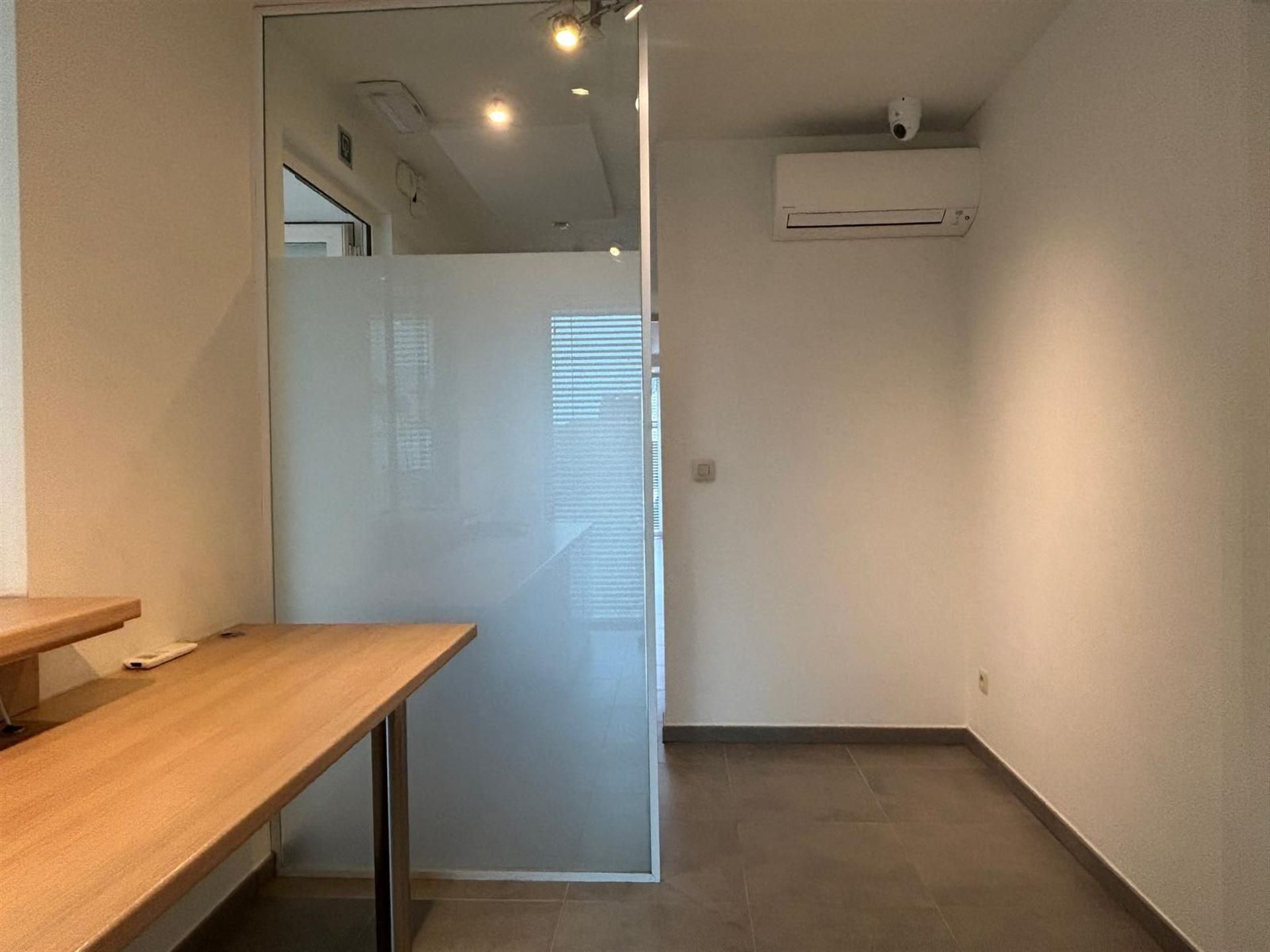 Commercial for rent in Puurs-Sint-Amands - photo 4