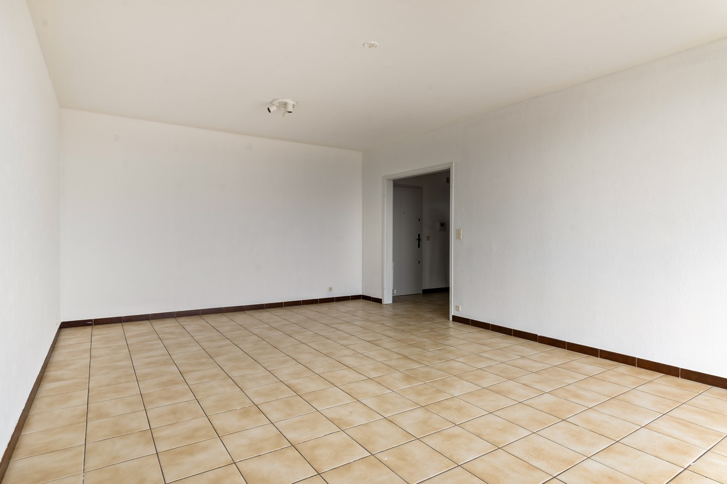 Ruim appartement  met 3 slaapkamers en garage te Berchem! - foto 4