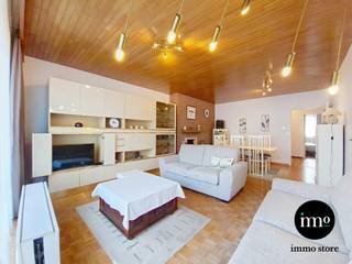 Immo Store présente un AGRÉABLE ET IDÉALEMENT SITUÉ APPARTEMENT 2 CHAMBRES, situé au QUATRIÈME ÉTAGE d’une copropriété bien entretenue, avec...