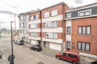 Ontdek dit gezellige tweeslaapkamerappartement op een strategische ligging, nabij alle faciliteiten en belangrijke invalswegen. Het...