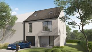 We bouwen deze nieuwe woning in Asse, Den Hul. Je woont er in een rustige, doodlopende straat op wandelafstand van het centrum met winkels, scholen en openbaar vervoer. Via de E40 geniet je van een goede verbinding. Bovendien woon je hier op slechts 30 minuten van Brussel.
Deze charmante, halfopen nieuwbouwwoning beschikt over: een inkomhal, een toilet, een ruime woon- en eetkamer met aansluitend een -naar eigen keuze ingerichte- open keuken, een inpandige garage en een mooie tuin. Op de verdieping bevinden zich: 3 slaapkamers, een functionele badkamer, een bureauruimte en een afzonderlijk toilet.
Je kiest zelf de afwerkingsmaterialen voor keuken, badkamer, vloeren en binnendeuren. Zo kan je jouw nieuwe woning volledig inrichten volgens jouw smaak. Het gebruik van een warmtepomp, in combinatie met vloerverwarming en zonnepanelen zorgt ervoor dat jouw toekomstige energiefactuur onder controle blijft (E10).